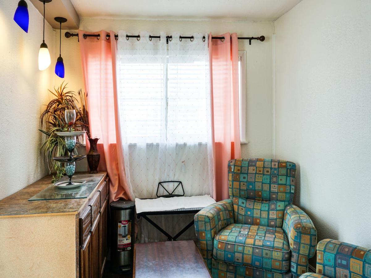 Oyo Hotel Austin Street Giddings Eksteriør billede