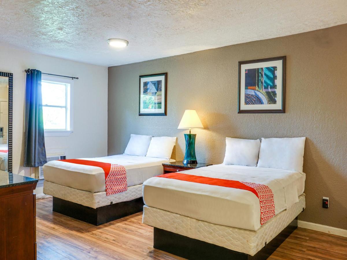 Oyo Hotel Austin Street Giddings Eksteriør billede