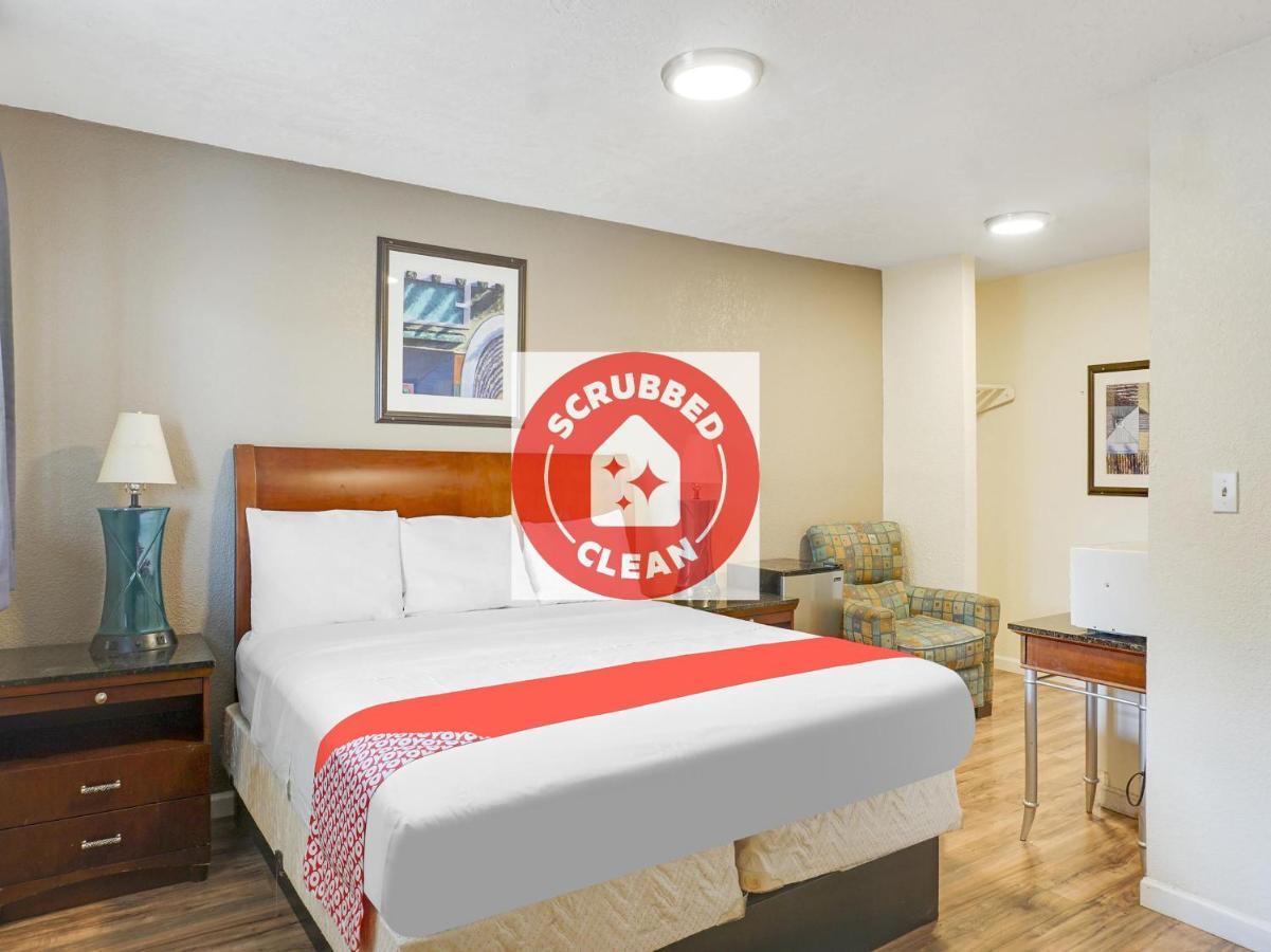 Oyo Hotel Austin Street Giddings Eksteriør billede