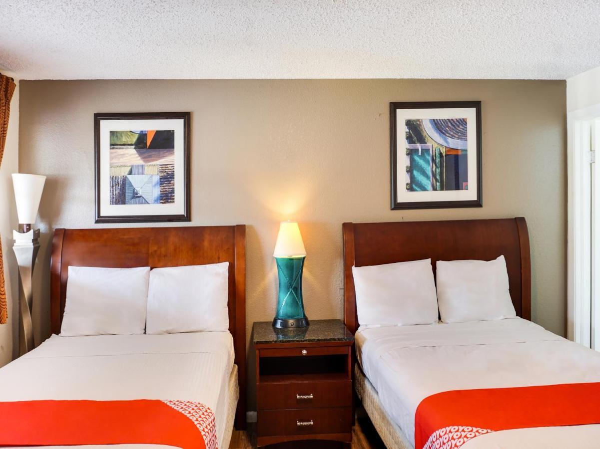Oyo Hotel Austin Street Giddings Eksteriør billede