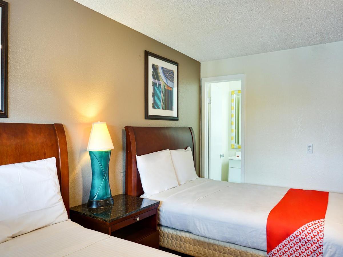 Oyo Hotel Austin Street Giddings Eksteriør billede