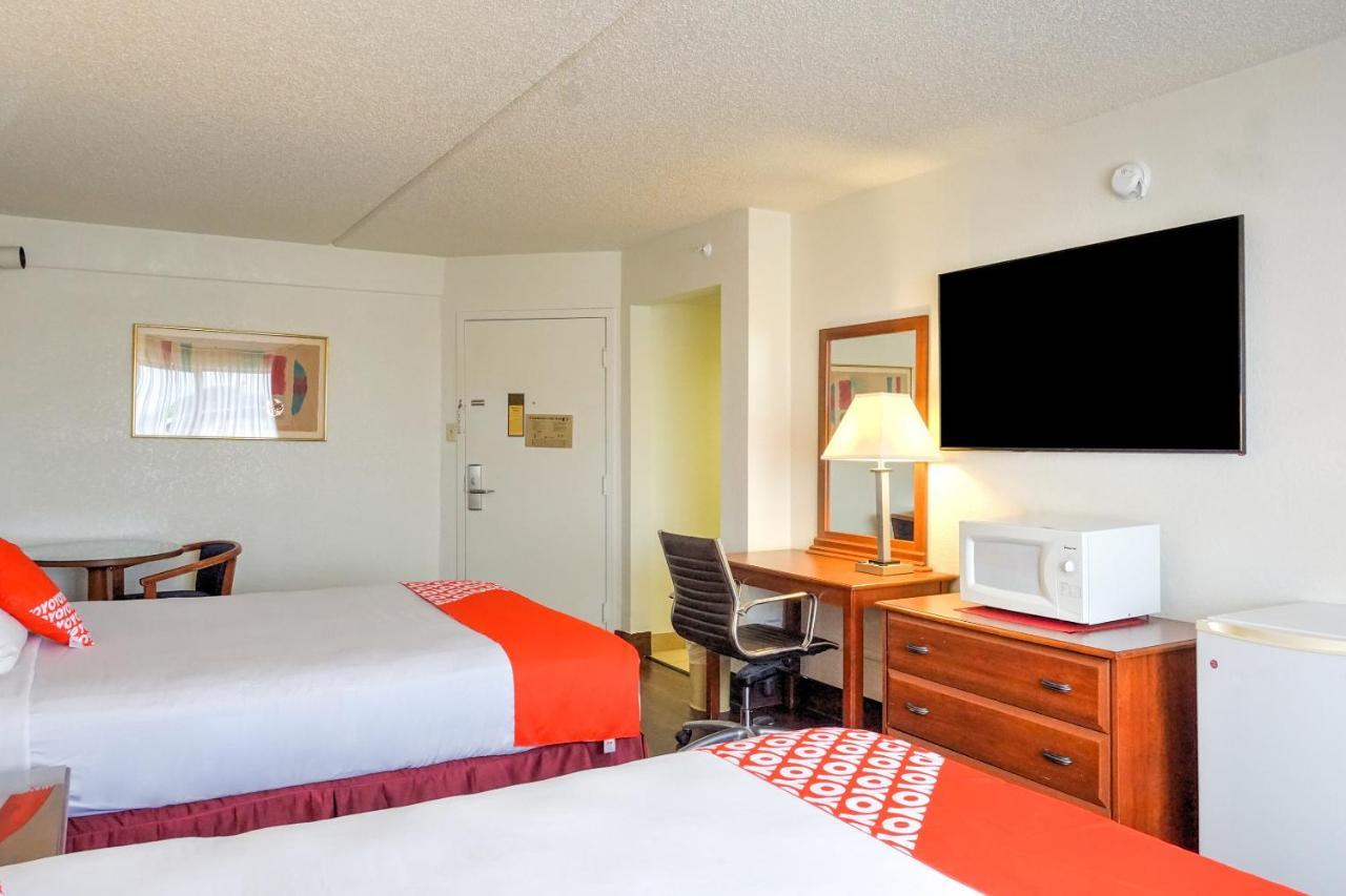 Oyo Hotel Austin Street Giddings Eksteriør billede